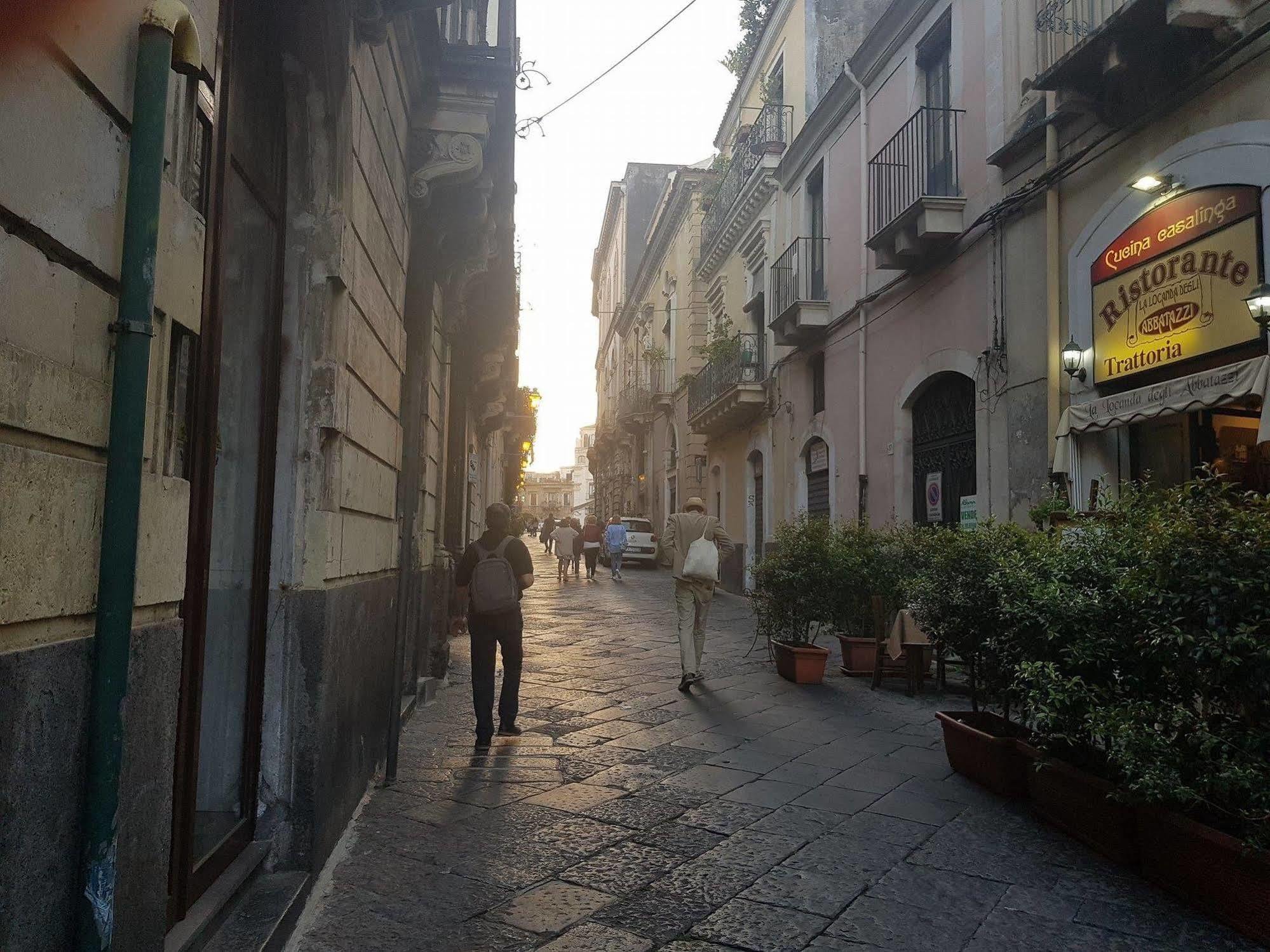 The Artists Bed and Breakfast Acireale Exteriör bild